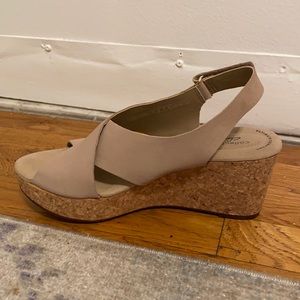 Beige Wedge sandals with cross straps and adjustable back strap